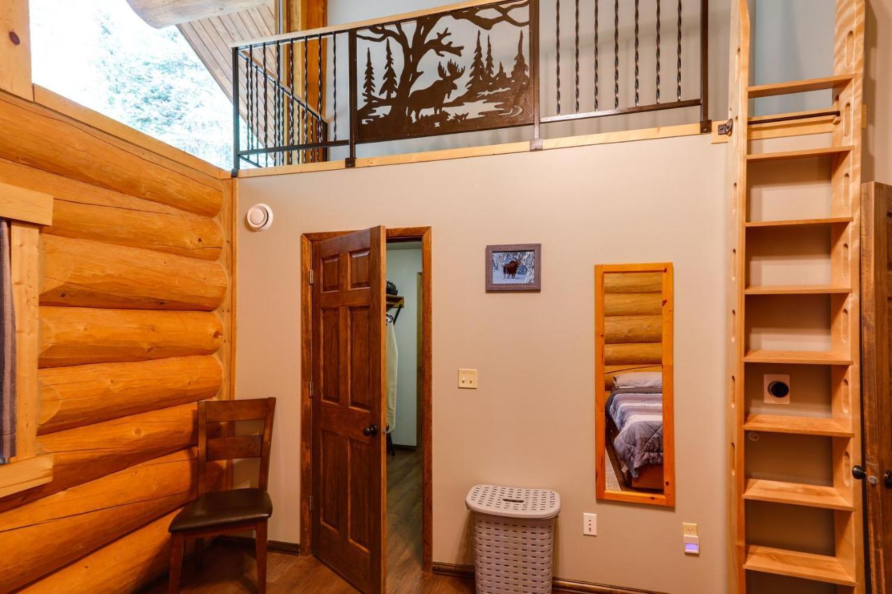 North Pole Riverside Log Cabin On-Site Aurora Viewing! מראה חיצוני תמונה