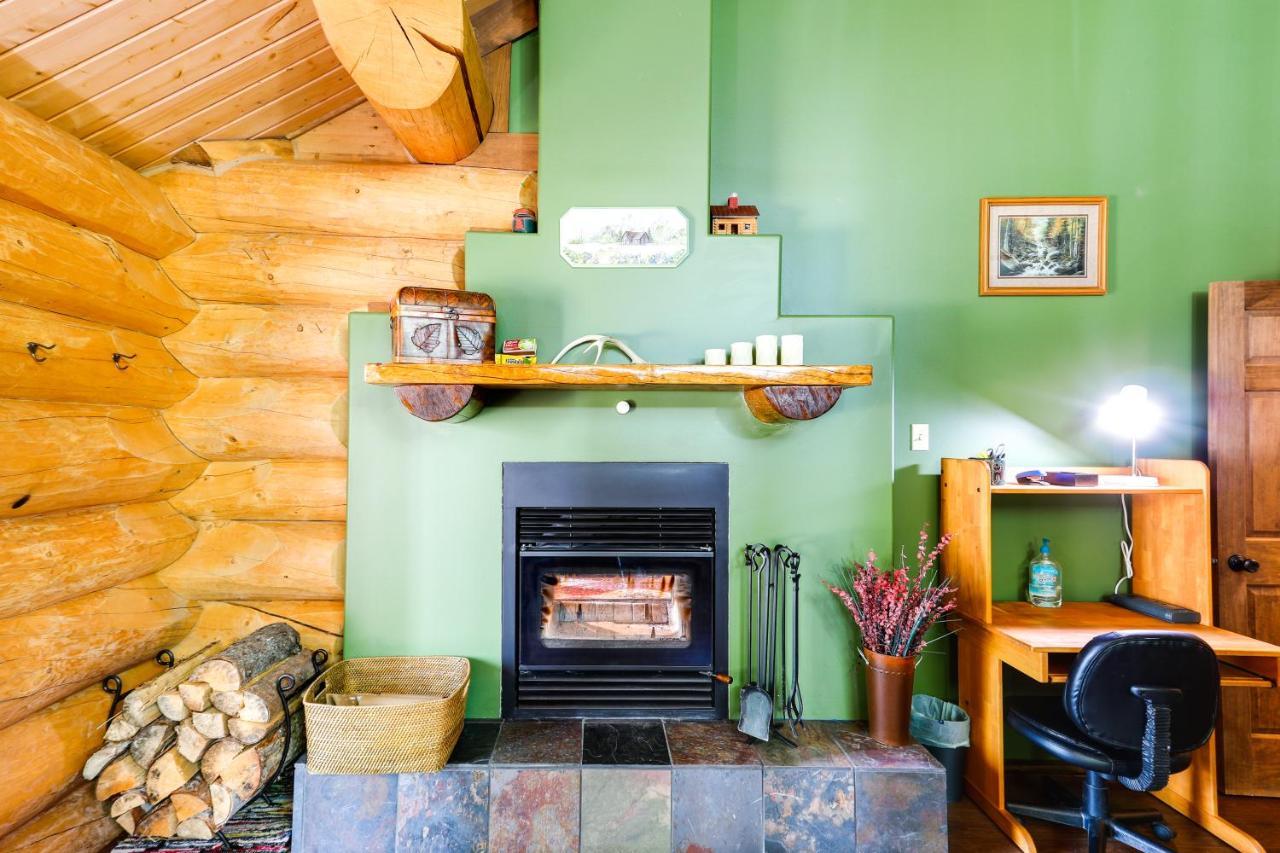 North Pole Riverside Log Cabin On-Site Aurora Viewing! מראה חיצוני תמונה