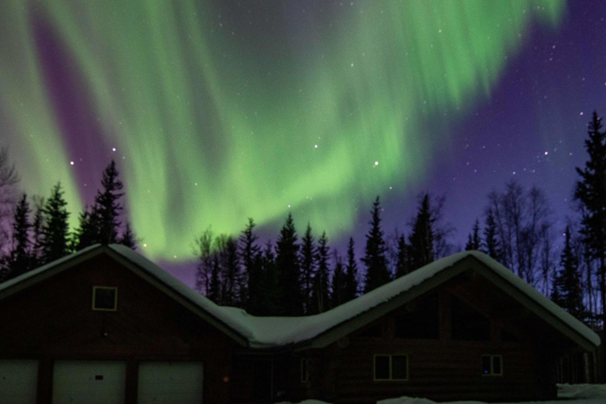 North Pole Riverside Log Cabin On-Site Aurora Viewing! מראה חיצוני תמונה